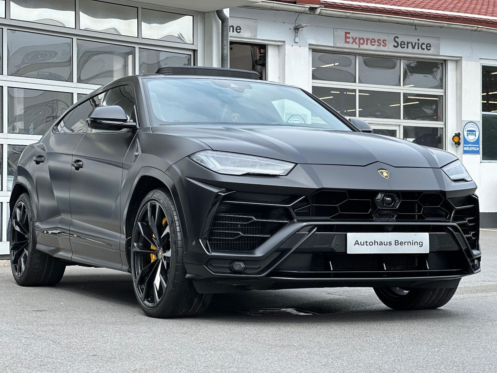 LAMBORGHINI Urus