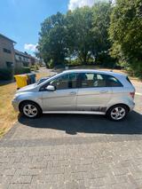 Mercedes-Benz Mercedes Benz 1.5 Benzin - Mercedes-Benz B 150 Gebrauchtwagen in Krefeld