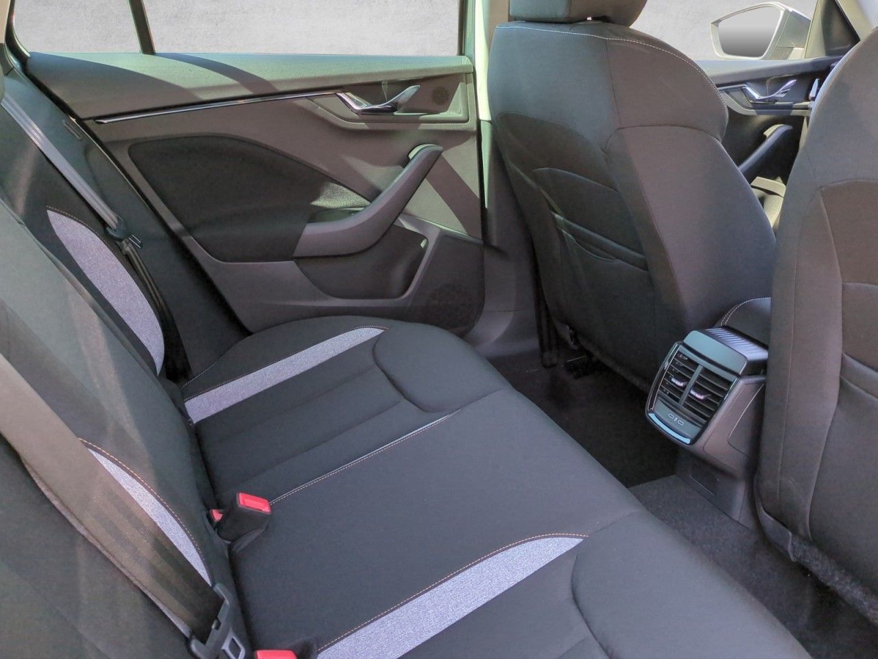 Fahrzeugabbildung SKODA Kamiq Selection 1.0 TSI DSG - AHK,Matrix,Kamera