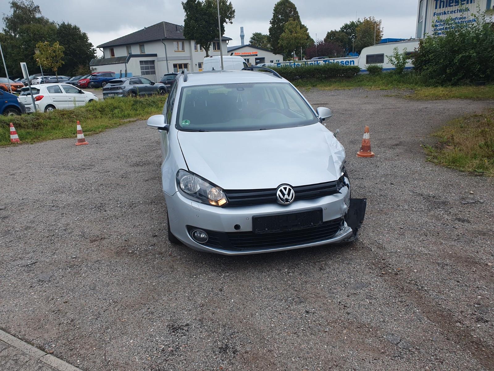 Volkswagen Golf 2013 — rear view