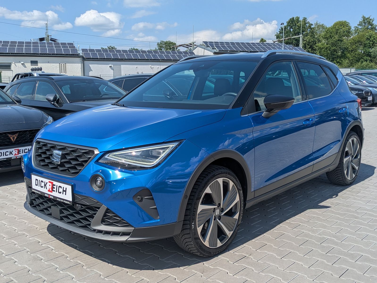Fahrzeugabbildung SEAT Arona 1.0 TSI FR DSG AHK*ACC*LED*APP*DAB*KAMERA