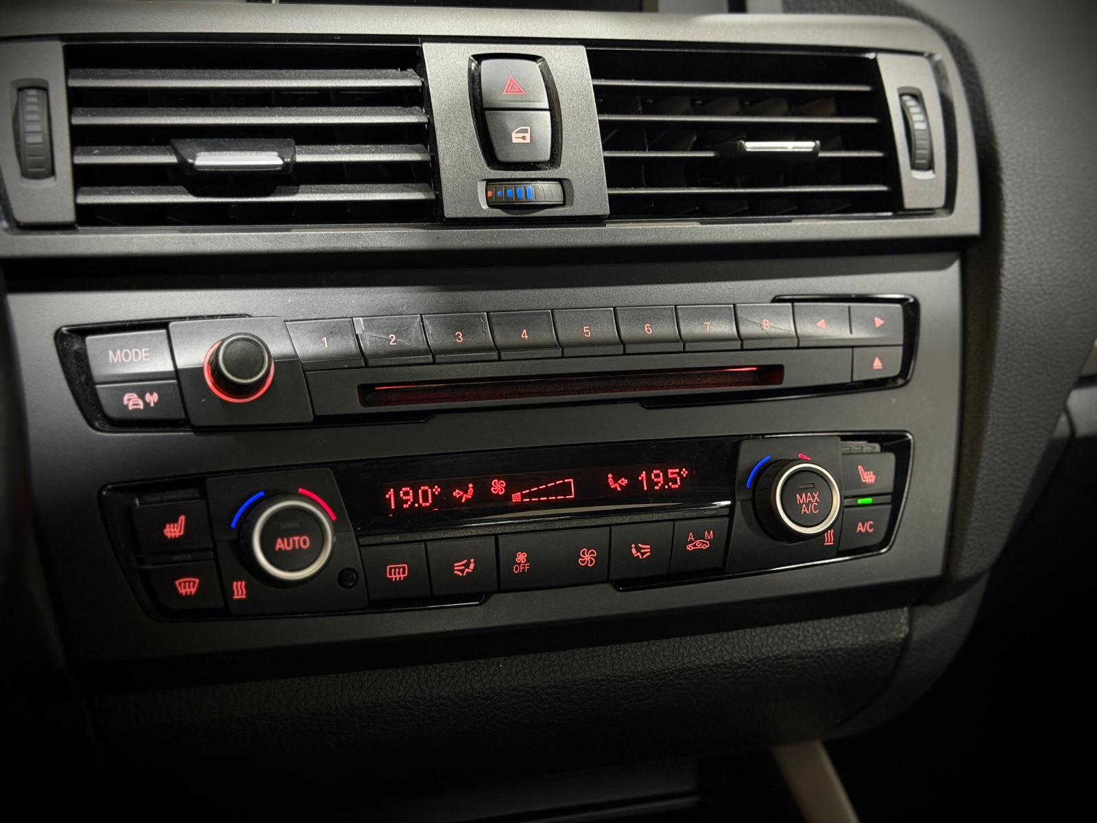 BMW 118 i|AUTOMATIK|2.HAND|SCHECKHEFT|XENON|PDC|TÜV