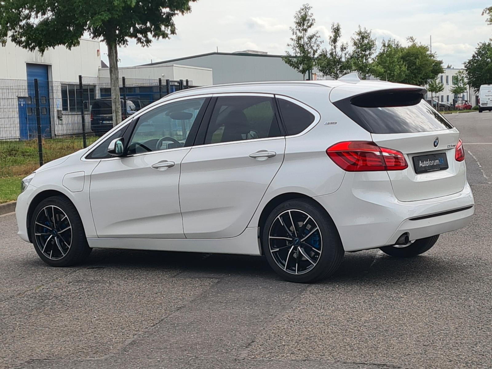 BMW Active Tourer 225 xe Sport Line *Autom.*Navi*PDC