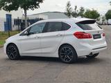 BMW Active Tourer 225 xe Sport Line *Autom.*Navi*PDC - scheckheftgepflegte BMW 225