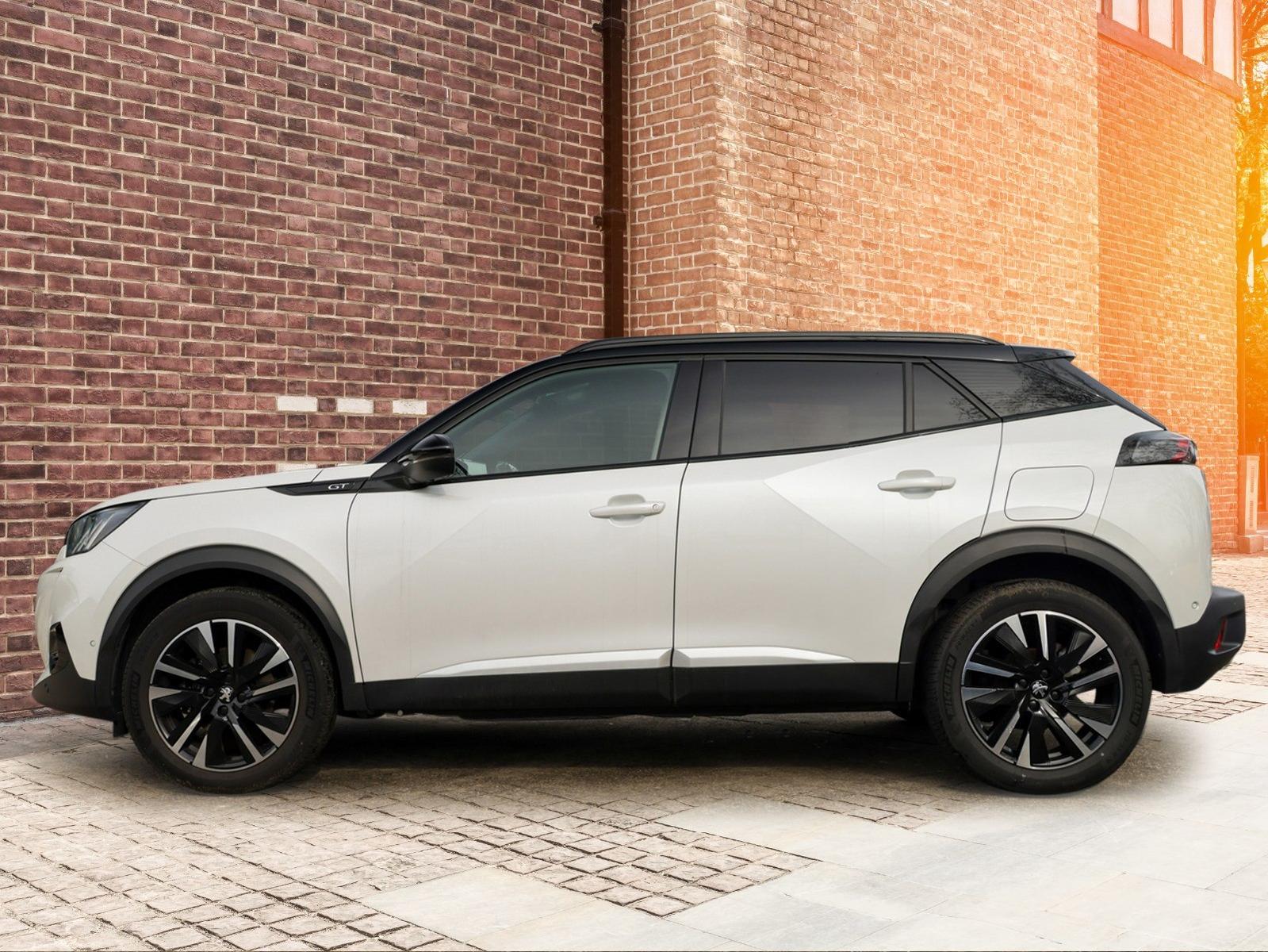 Peugeot 2008 GT Pack 155PS EAT8 SHZ/Navi/PDC