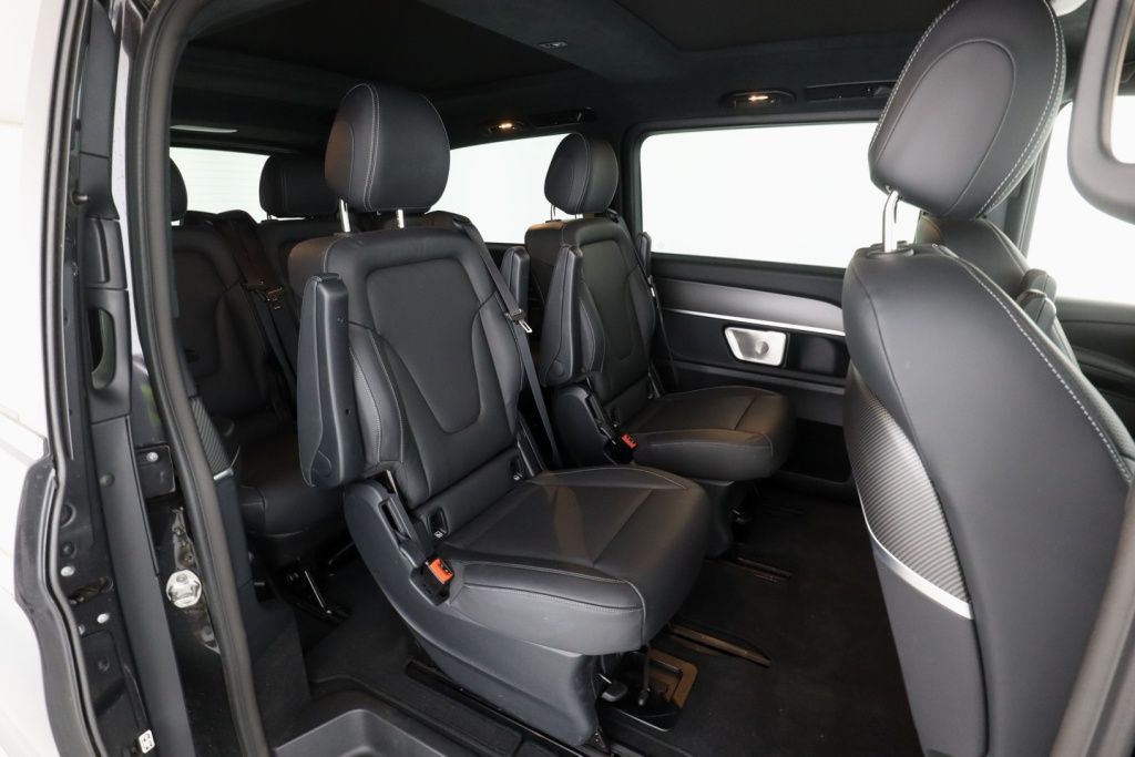 Fahrzeugabbildung Mercedes-Benz V 300 d Exclusive lang 4x4 AMG 7 Sitze VOLL