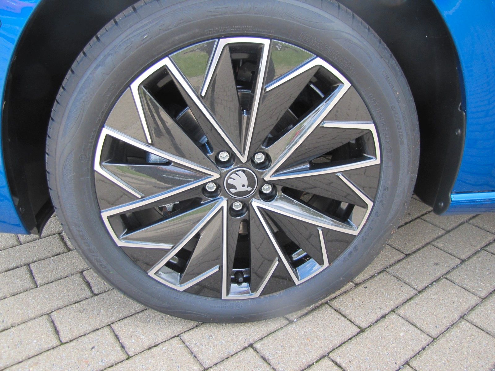 Fahrzeugabbildung SKODA Scala Sondermodell Tour 1.0 TSI 7-Gang DSG