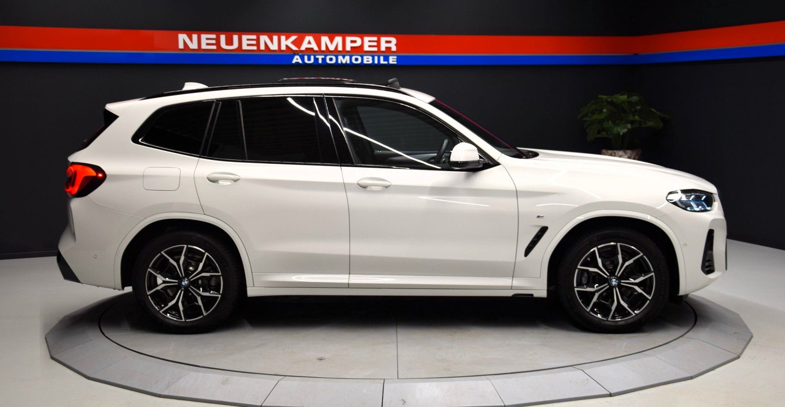 Fahrzeugabbildung BMW X3 xDrive 20 i M Sport H&k ACC Laser Pano Leder