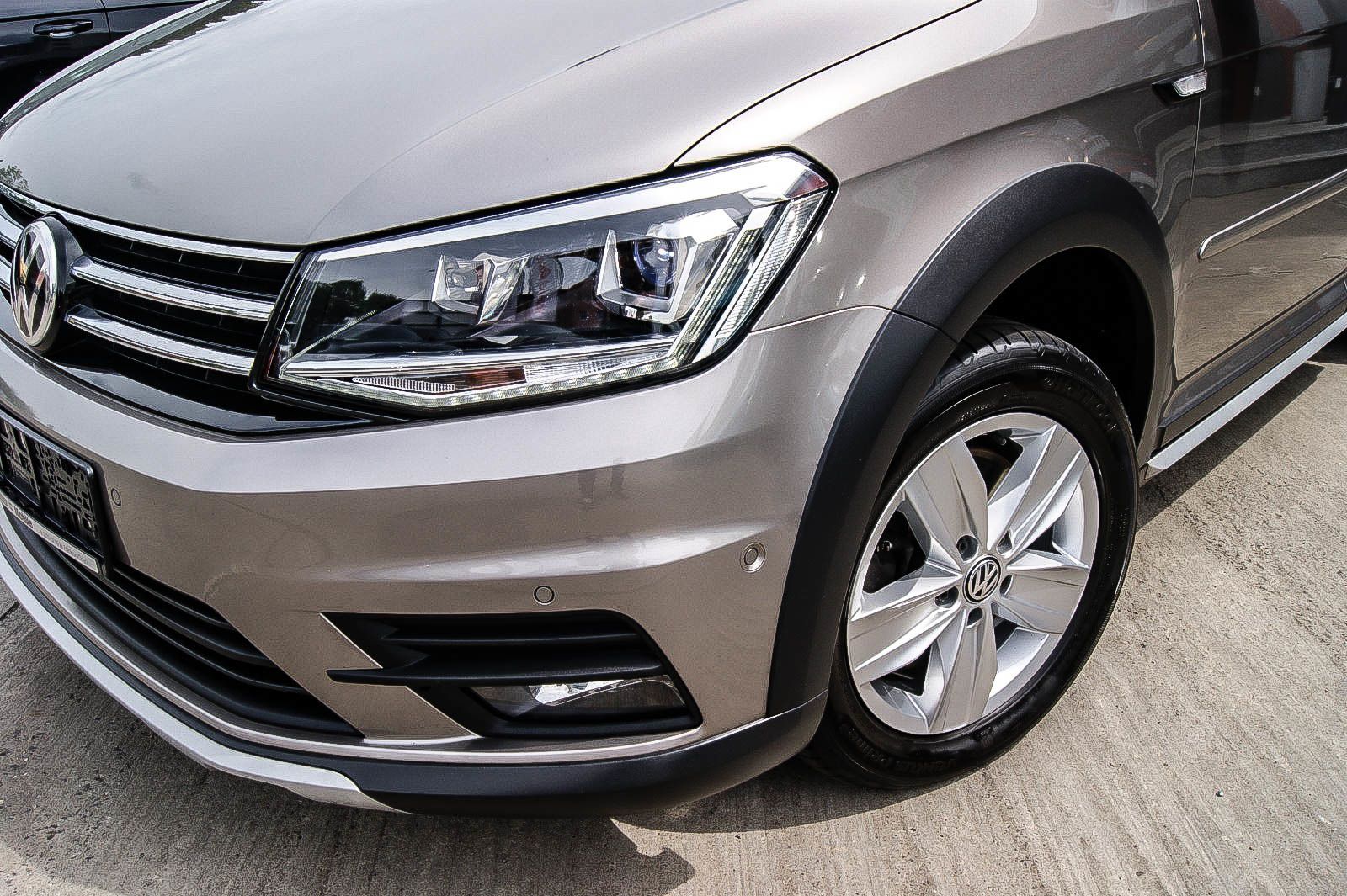 Fahrzeugabbildung Volkswagen Caddy 2.0 TDI 4MOTION Alltrack Bi-XENON PLA Allt