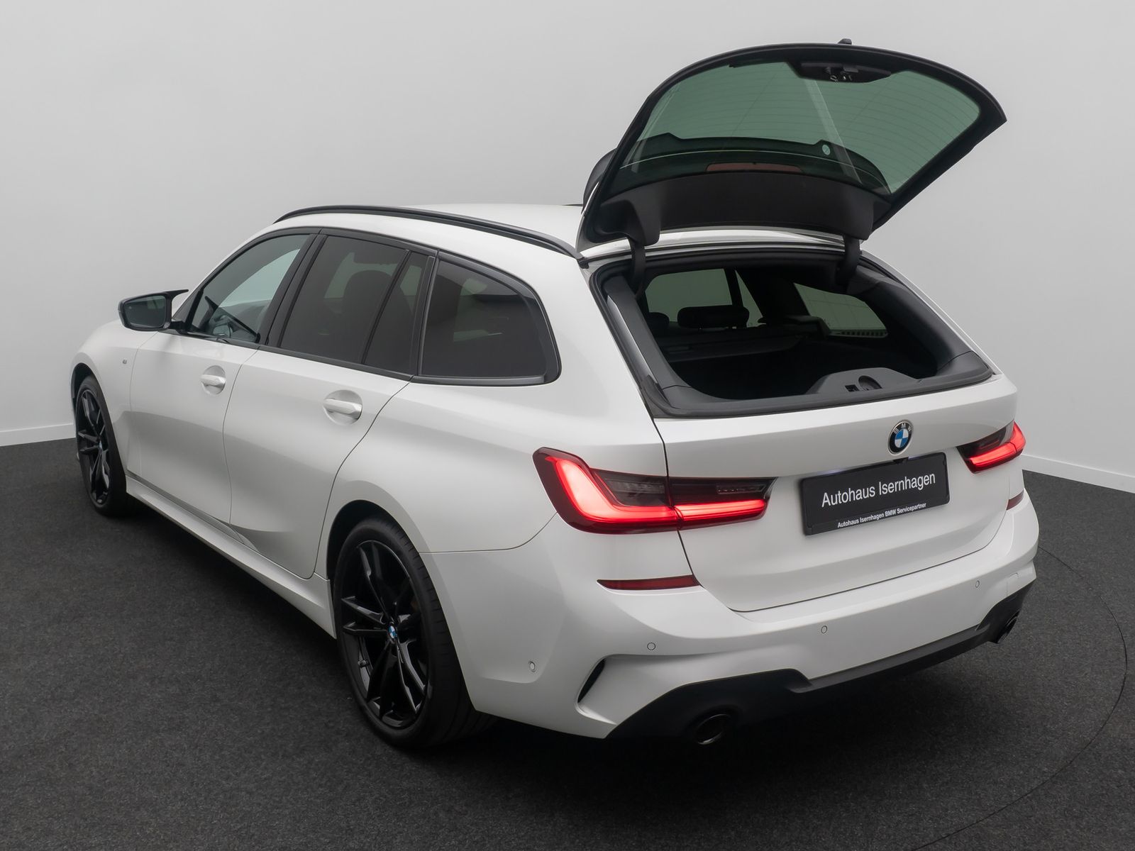 Fahrzeugabbildung BMW 320d xD M Sport ACC Kamera HUD AHK Laser DAB 19"