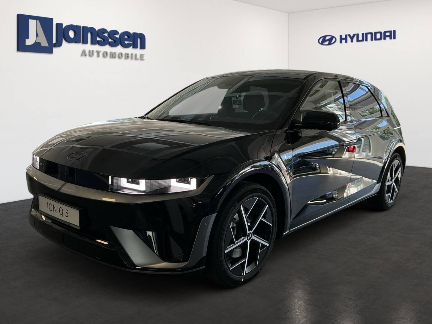 Fahrzeugabbildung Hyundai IONIQ 5 | Allrad | (325 PS) N Line | Park-Paket