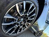 BMW X5 M60i xDrive M SPORT PRO Pano AHK StHz H/K 360 - schwarze BMW X5 M60