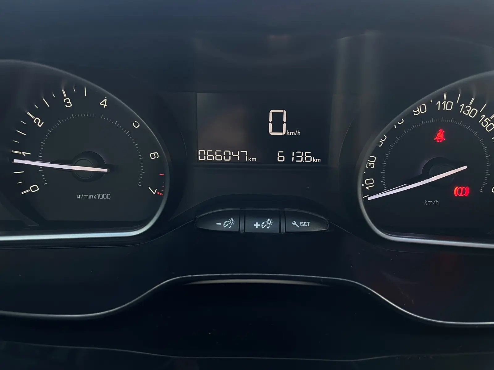 Peugeot 2008 Active 1.2*NUR 66TKM*1.HAND*KLIMA*TEMPOMAT