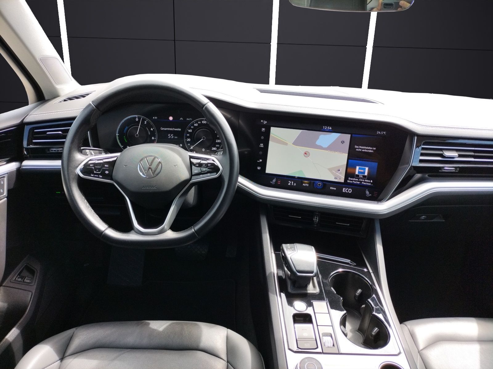 Fahrzeugabbildung Volkswagen Touareg Elegance 4M eHybrid LED PANO AHK SHZ PDC