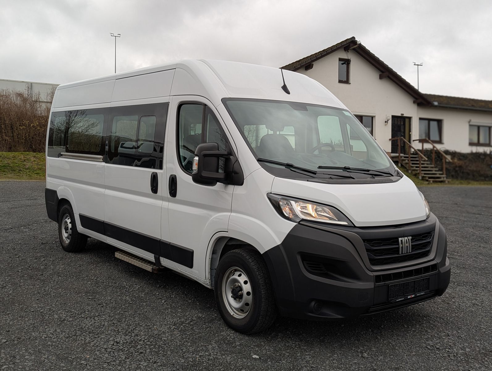 Fahrzeugabbildung Fiat Ducato 140 L4 H2 Kamera 8-Sitze Business +-Paket