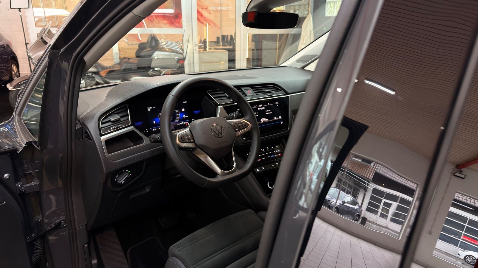 VW Touran Touran Highline AHK|Dynaudio|Massage|7-Si|Kamera Vorschau 25