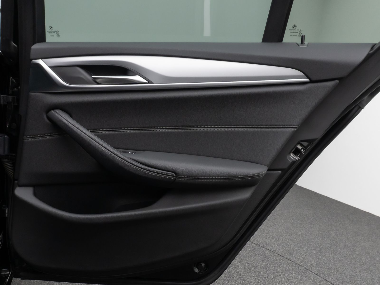 Fahrzeugabbildung BMW 530d Kamera DAB HiFi 4xKlima Leder Sport Alarm