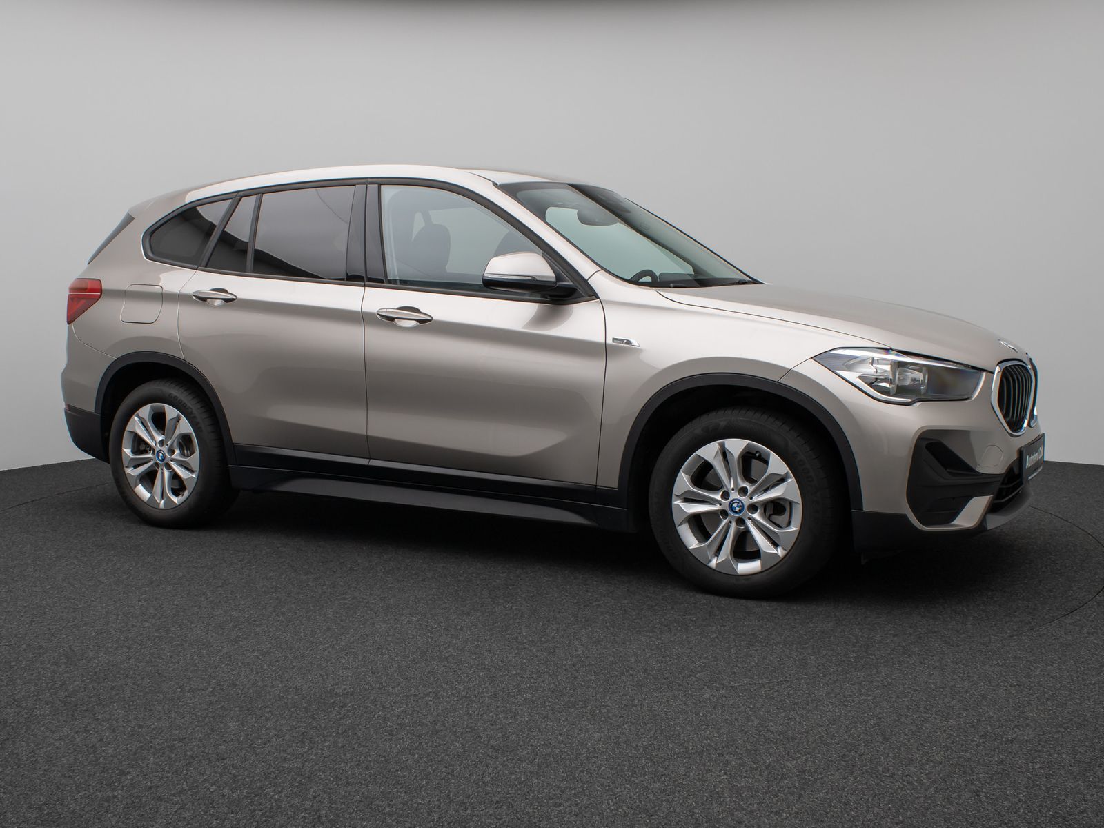 Fahrzeugabbildung BMW X1 xD25e  DAB Navi Lordos Geschwindigkeitsreg