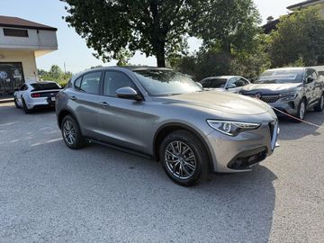 Alfa-Romeo Stelvio - 8