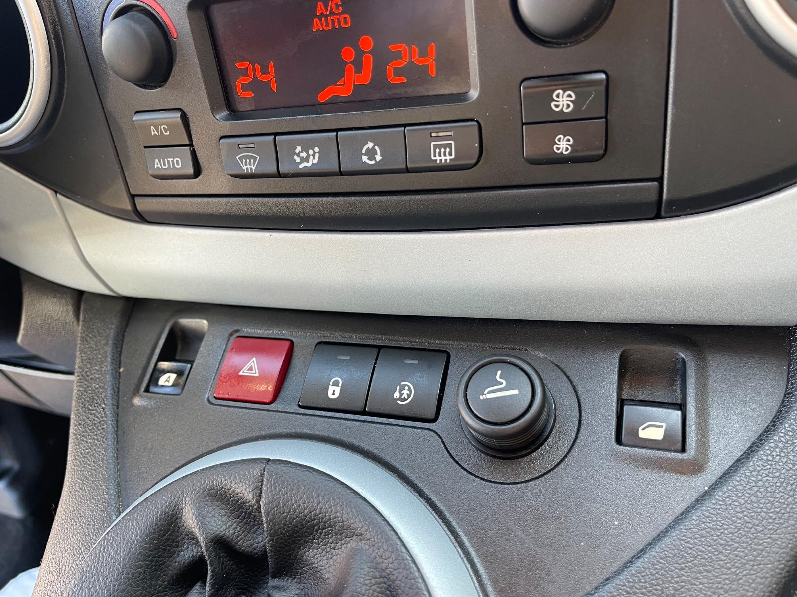 Citroën Berlingo Kombi Selection*5SITZER*SHZ*PDC*NAVI*