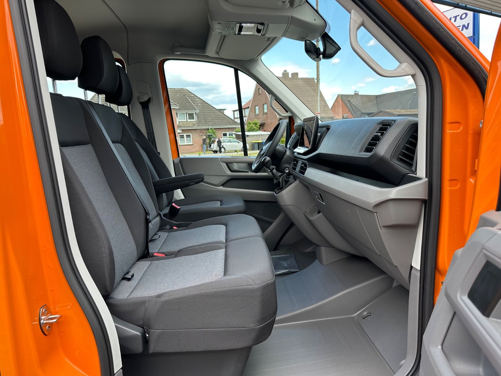 Fahrzeugabbildung Volkswagen Crafter Pritsche 35 DOKA MR 2.0 TDI Klima/GRA