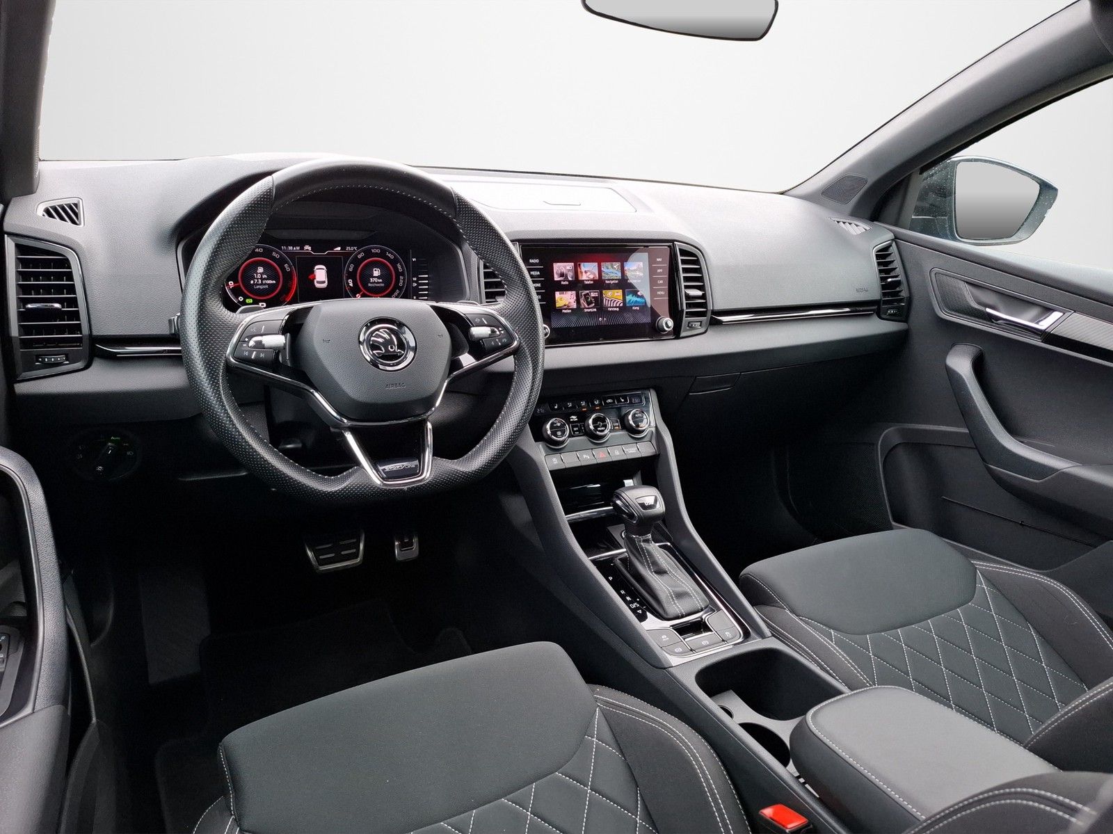 SKODA Karoq 1.5 TSI Sportline DSG / AHK / NAVI / KAMER - Image 10