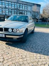 BMW e 34 525i - BMW 525: E34 525i