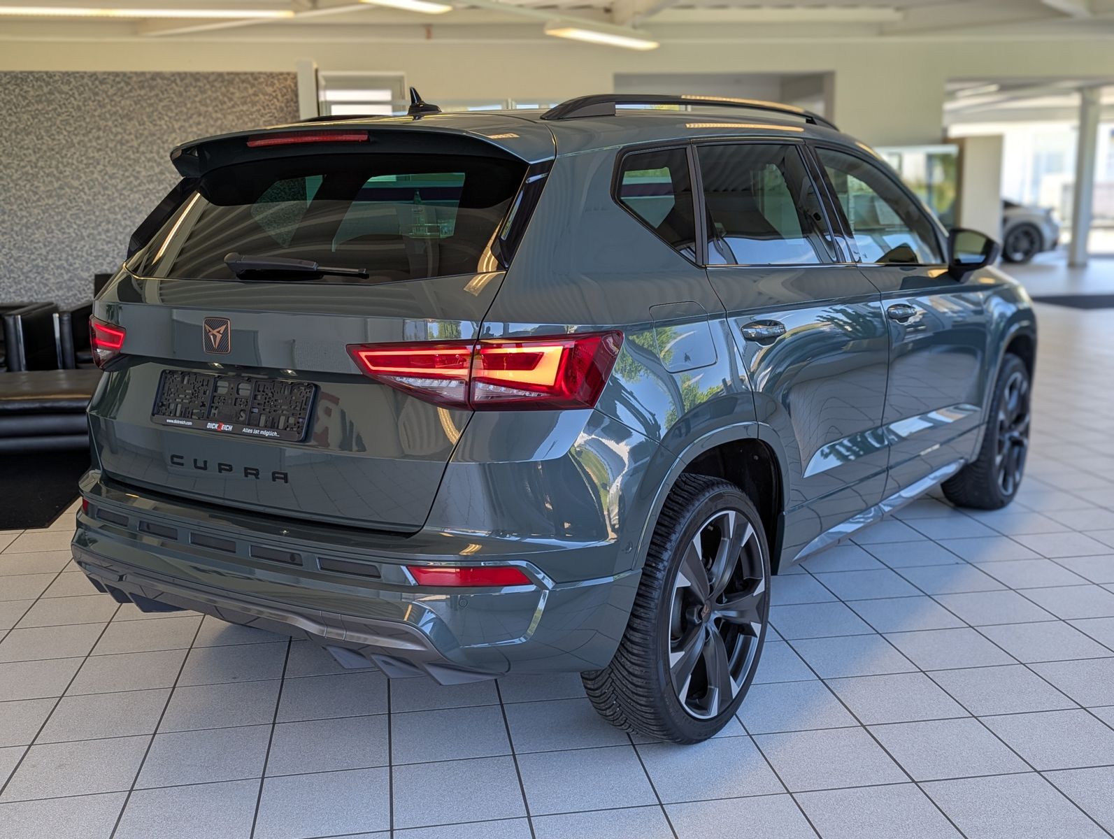 Fahrzeugabbildung CUPRA Ateca 1.5 TSI DSG Pano Memory ACC AHK-Vorb. 19"