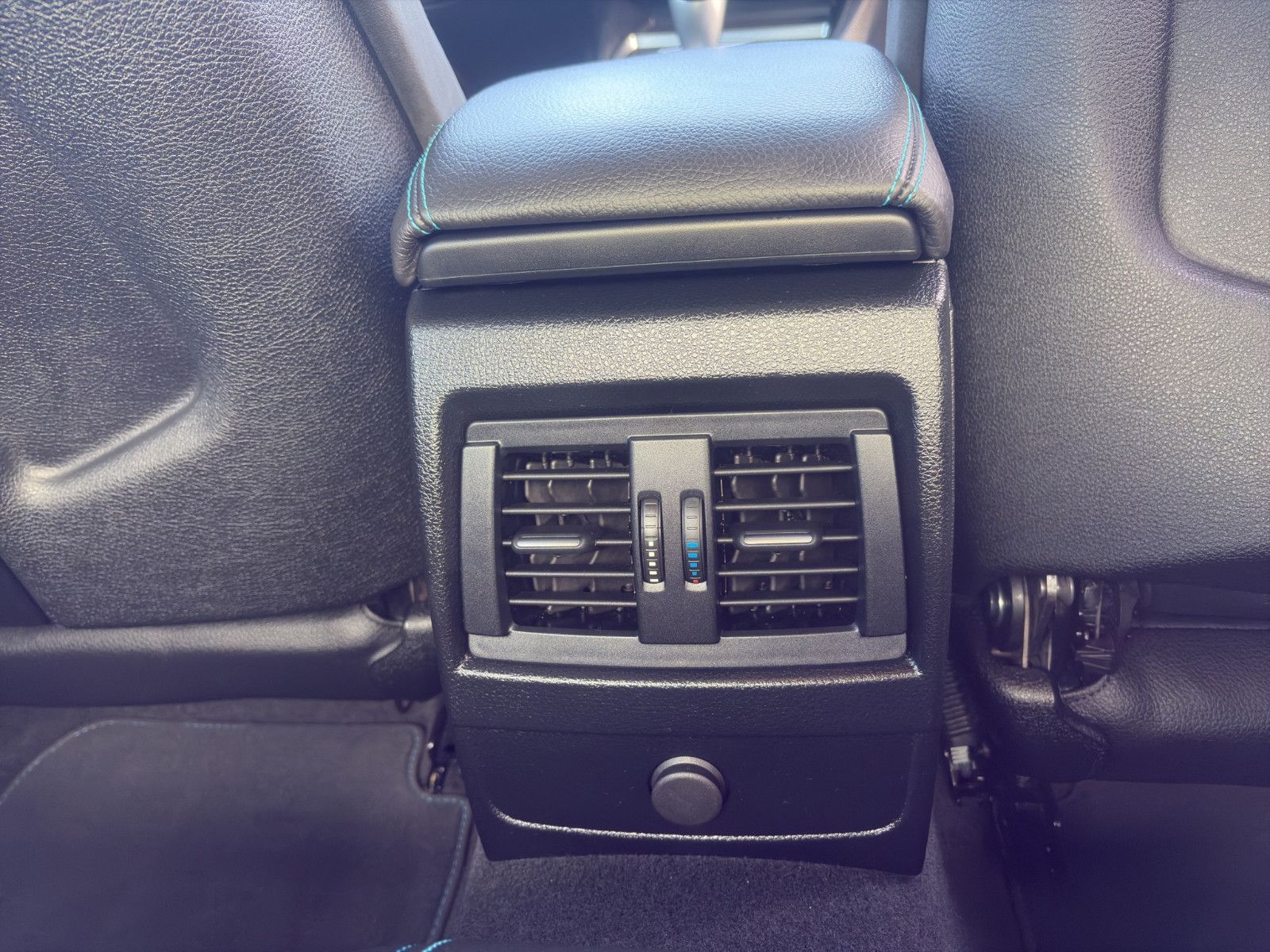 Fahrzeugabbildung BMW M2 Coupe Competition/H&K/Carbon/Apple CarPlay