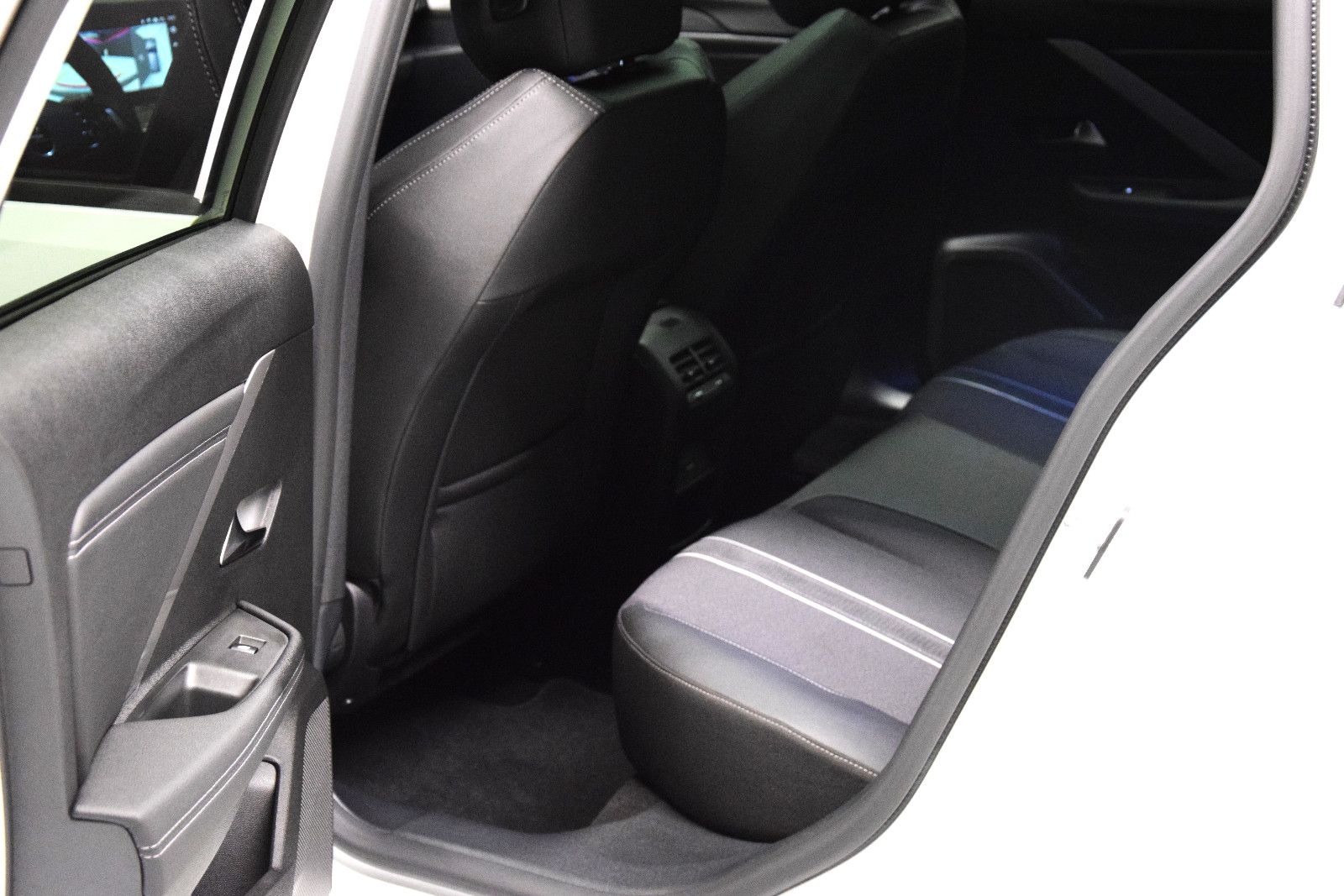 Fahrzeugabbildung Opel Astra L Sports Tourer GS 360° AHK Tempomat Pano