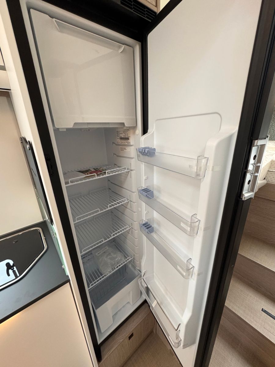 Fahrzeugabbildung Bürstner Lyseo Time Skyline 690 G SIE SPAREN 12.349€!