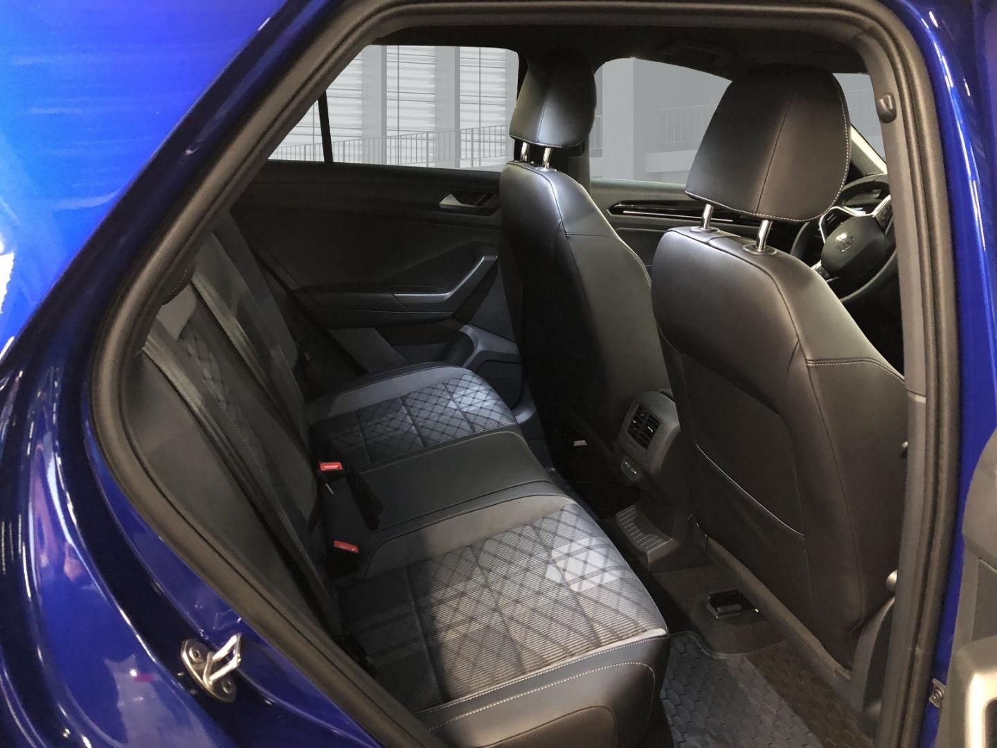 Fahrzeugabbildung Volkswagen T-ROC R-Line 1.5 TSI DSG