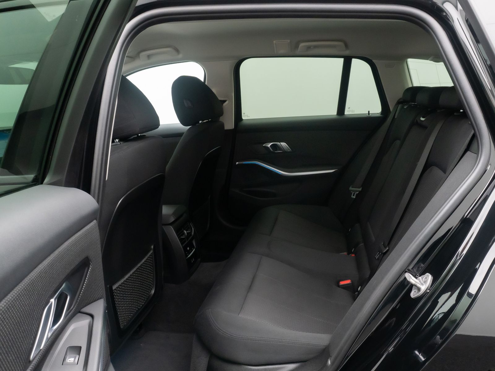 Fahrzeugabbildung BMW 320i GeschwindigReg PDC DAB Cockpit+ Widscreen