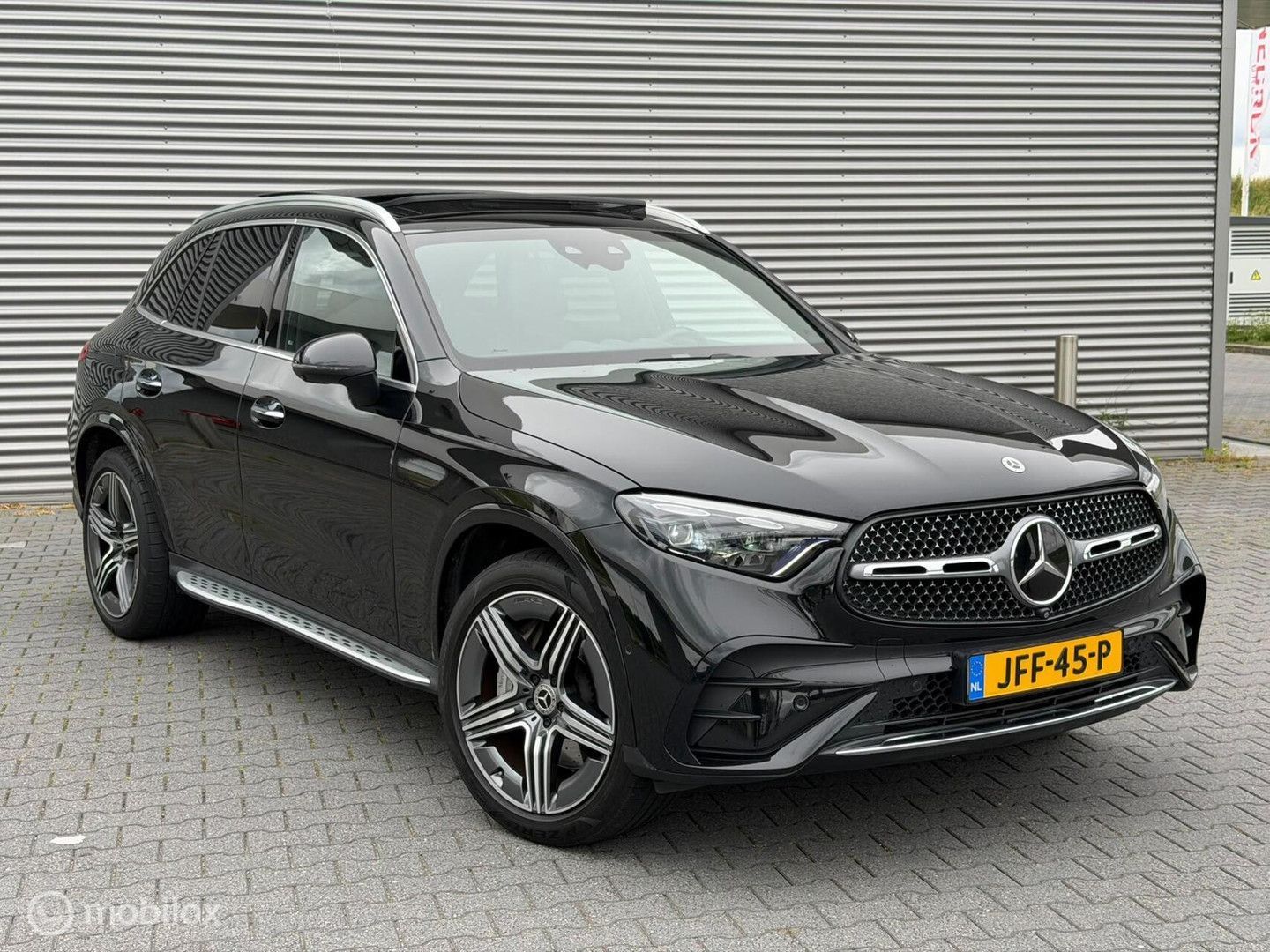MERCEDES-BENZ GLC 300 300e 4MATIC AMG Line