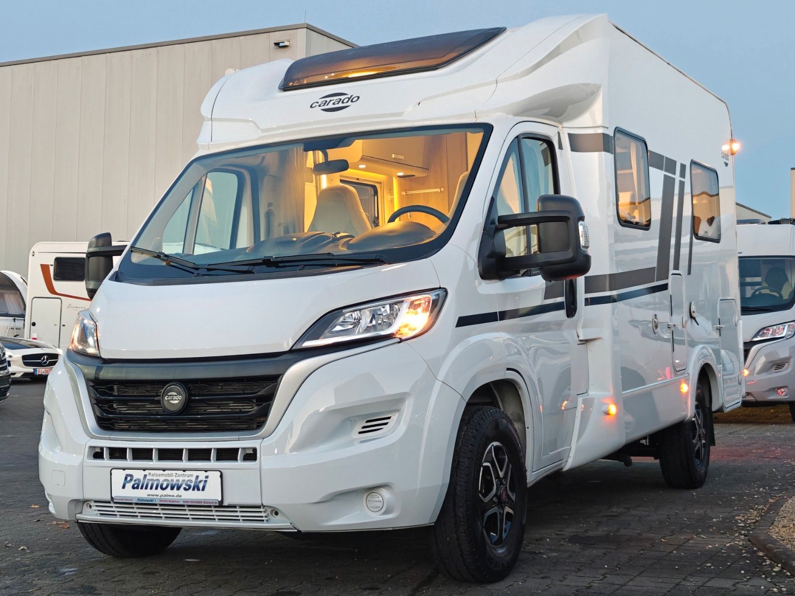 Fahrzeugabbildung Carado T-135 - SAT, TV, 2x Batterie, Solar, Automatik!