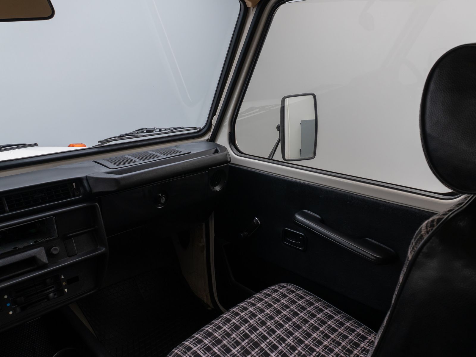 Fahrzeugabbildung Mercedes-Benz G 240 4x4AHK Servo Classic Data 2+