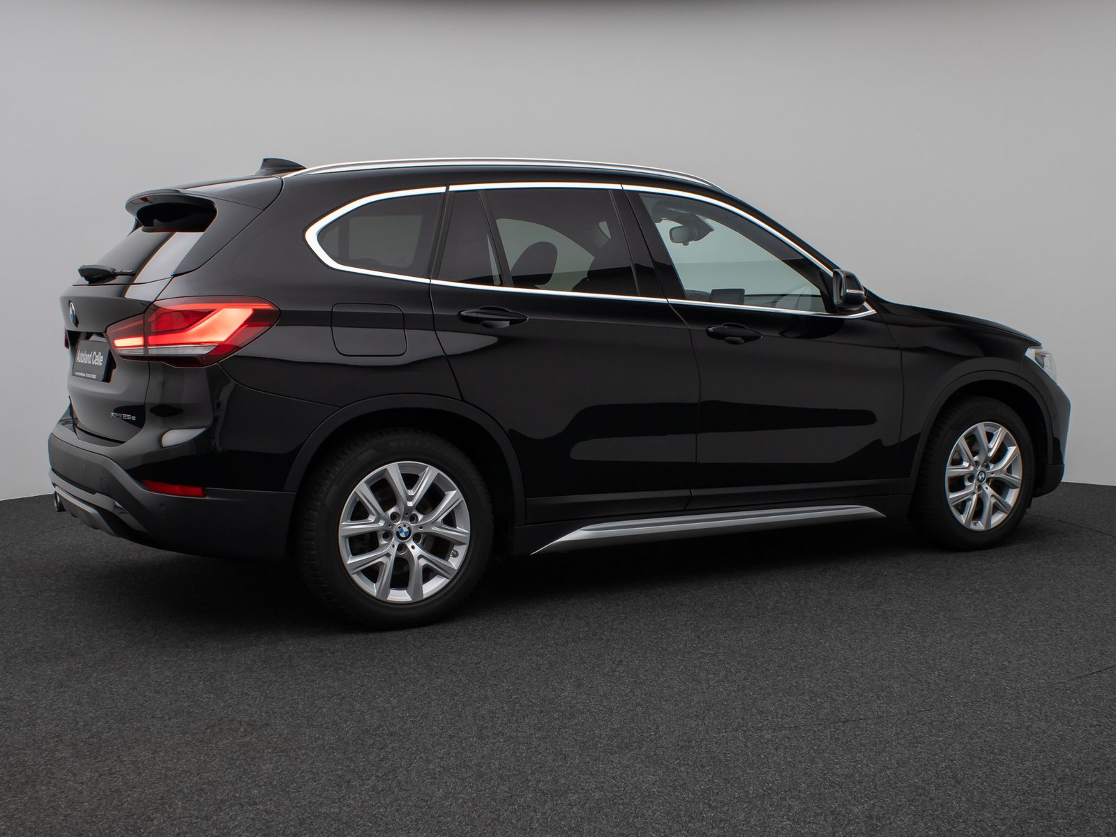 Fahrzeugabbildung BMW X1 xD25e xLine Panorama Kamera HUD DAB Komfort