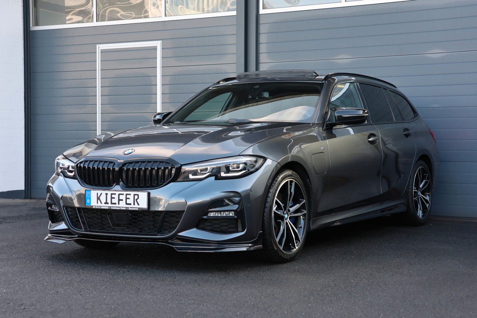 BMW 330e Touring Hybrid M/ACC/Cockpit/KAMERA/SPUR/19 foto 3