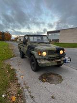 Toyota Land Cruiser BJ75 - Toyota Land Cruiser Geländewagen Bj mit Diesel-Antrieb