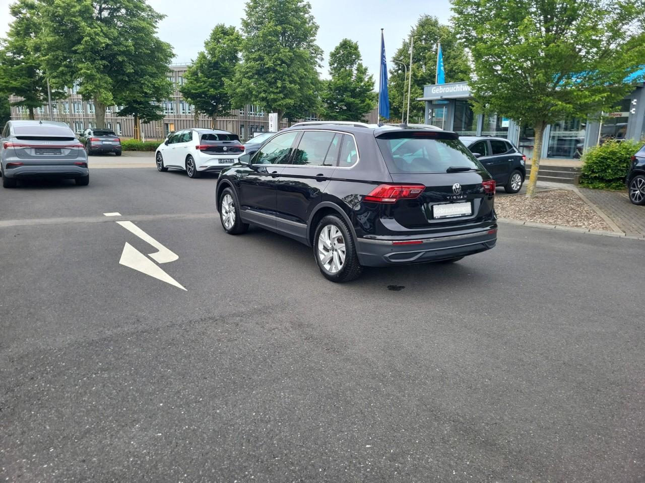 Volkswagen Tiguan 1.5 TSI Life OPF+LED+RFK+AWR+ACC+APP+PDC+