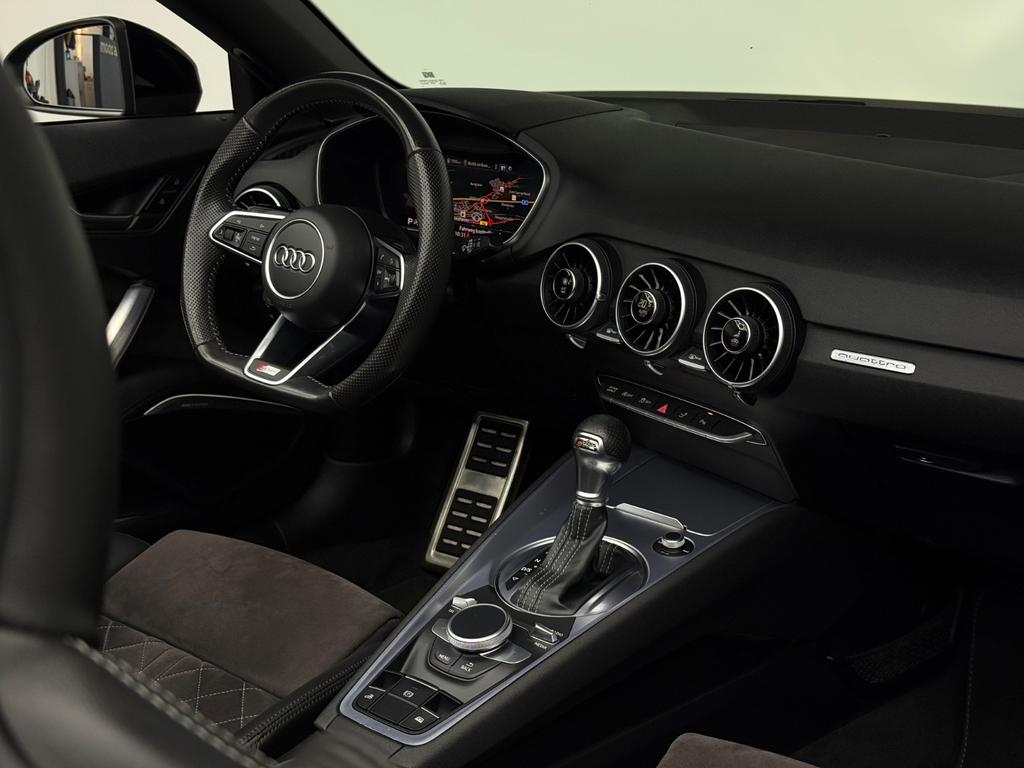 Audi TT Roadster 2.0 TFSI quattro S Line, Foto 38 von 49