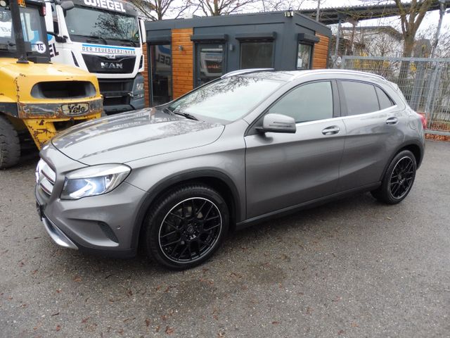 Mercedes-Benz GLA 220 CDI / d 4Matic Urban  Pano Navi