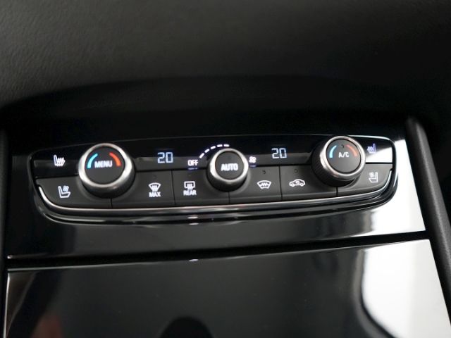 Grandland X PLUG-IN HYBRID ULTIMATE AUTOMATIK 4X