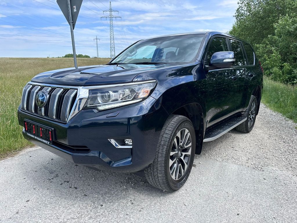 Image of Toyota Land Cruiser