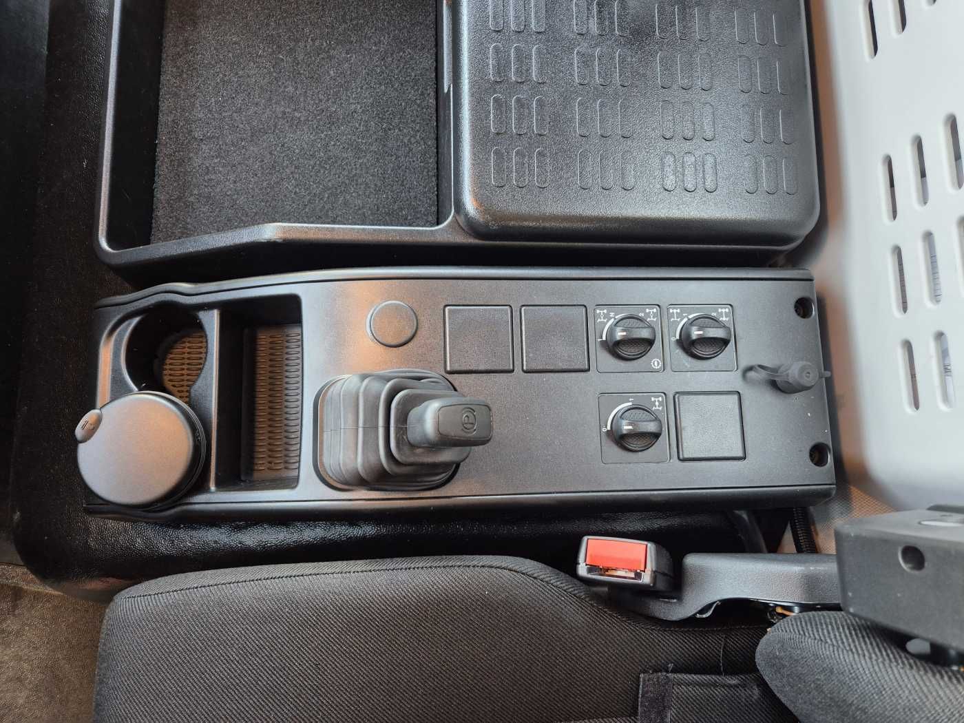 Fahrzeugabbildung Iveco Eurocargo ML150E28W 4x4 Winterdienst Vorb. 2xAHK