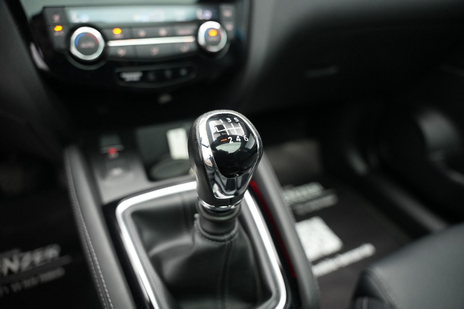 Fahrzeugabbildung Nissan Qashqai Tekna /GLASDACH/360°/MEMORY/NAVI