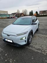 Hyundai KONA Elektro (150kW) STYLE-Paket - Hyundai KONA Elektro von privat