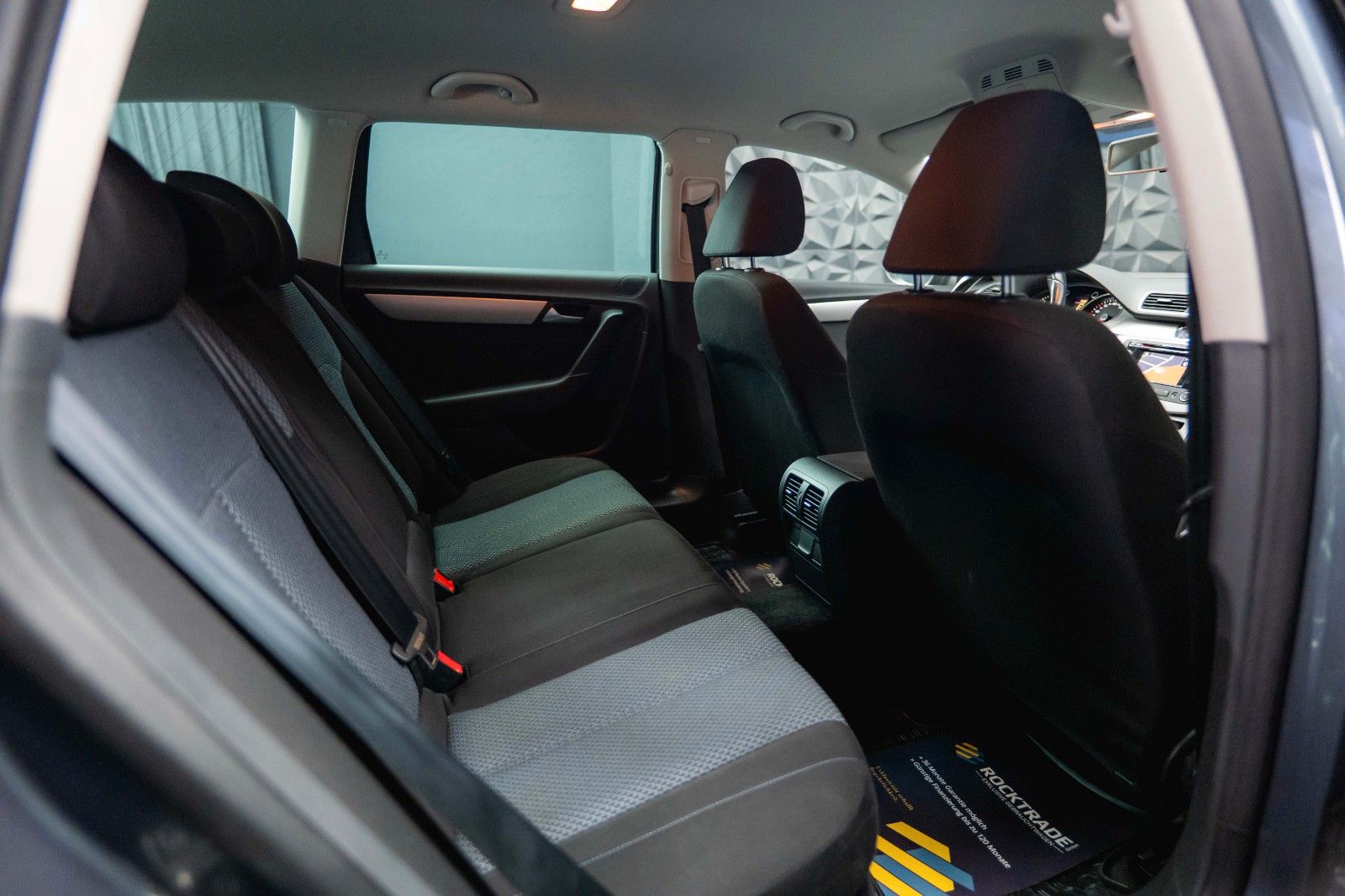 Fahrzeugabbildung Volkswagen Passat Variant 1.6 TDI Trendline BlueMotion TÜV