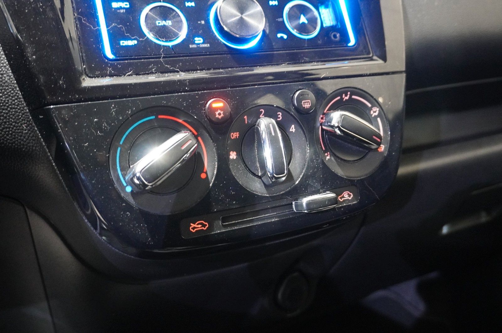 Fahrzeugabbildung Mitsubishi Space Star 1.2 SPIRIT 5-TÜR KLIMA/USB/NEBEL/AUX