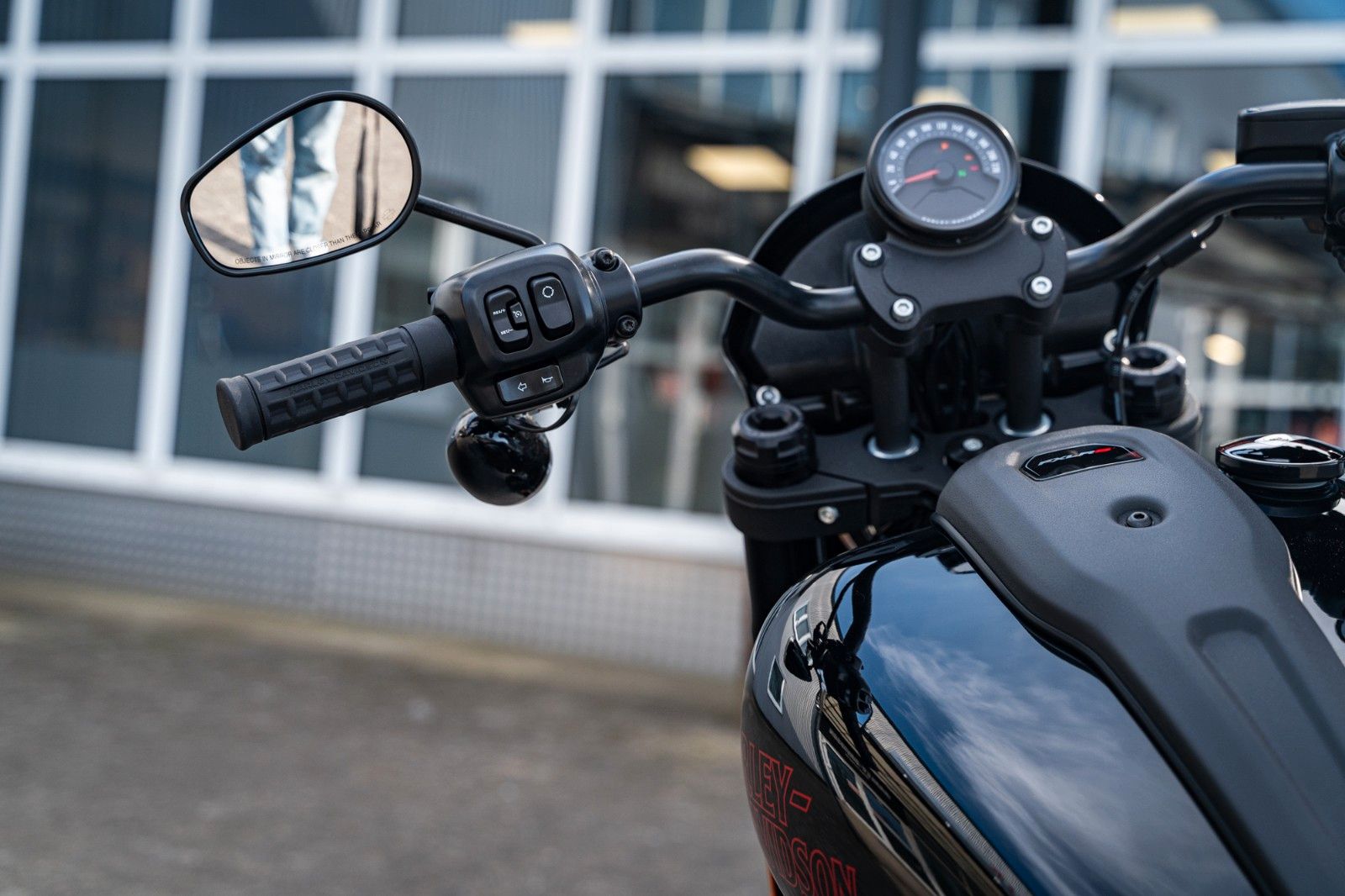 Fahrzeugabbildung Harley-Davidson FXLRS LOW RIDER S 117 MY25 Sofort verfügbar